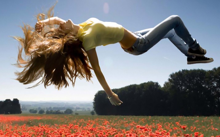 Denim-Woman-Spring-Poppies