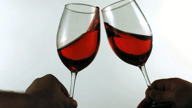 8 Straight Benefits of Red Wine