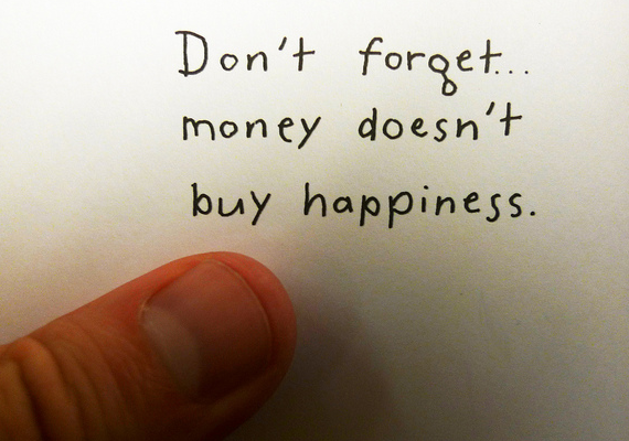  How to Find Happiness Without Buying It