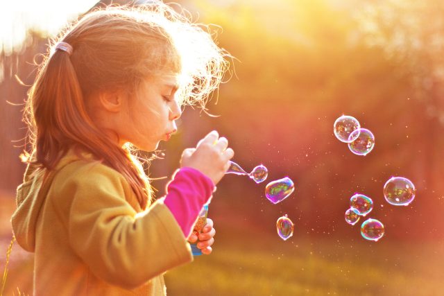  7 How-to-be-happy Lessons That Kids Can Teach Us