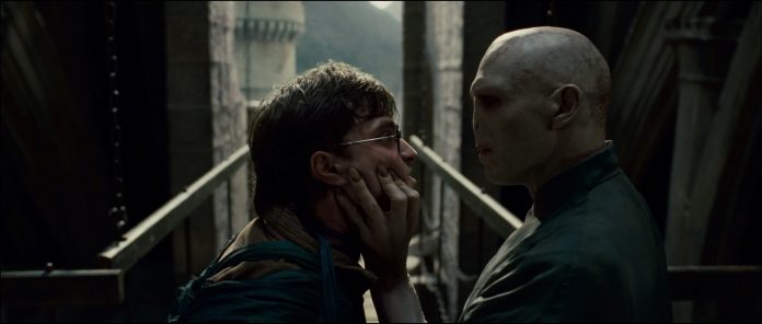 Harry-Potter-and-the-Deathly-Hallows-Trailer-harry-potter-and-lord-voldemort-13959520-1920-816