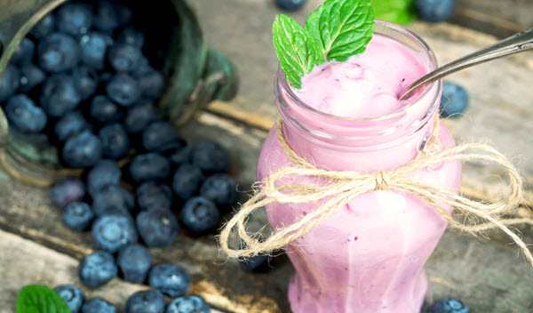 broccoli and blueberry antioxidant smoothie