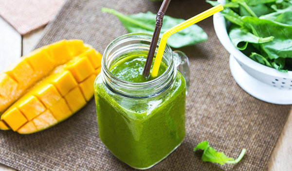 Spinach-and-Mango-Smoothie