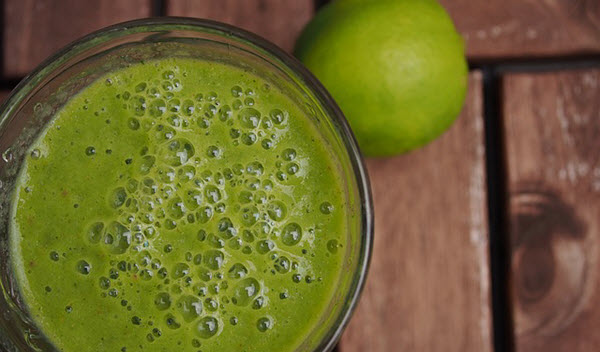 drink-green-smoothie