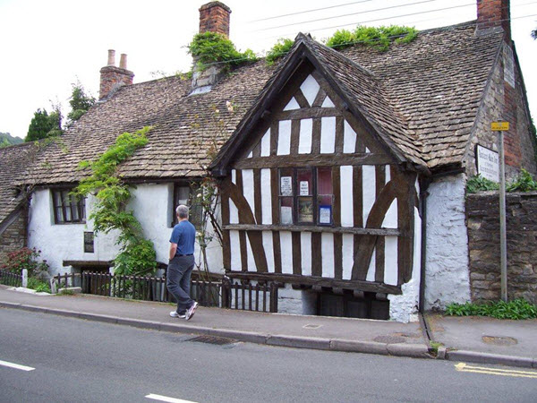 ancient ram inn