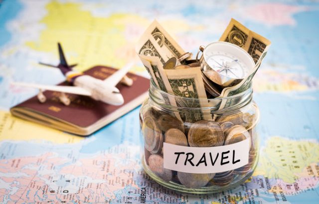 ways to save money while traveling