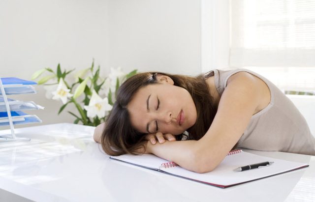  How to Rest Well: 7 Things You Shouldn’t Do When You’re Tired