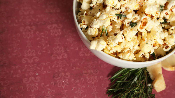 popcorn with herbs and garlic