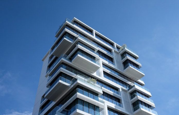 pros and cons of living in a condo