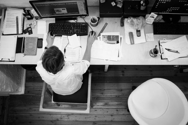 5 Reasons A Messy Desk Is Not Good For Your Productivity