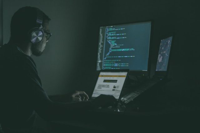  10 Holiday Scams and How to Avoid Them