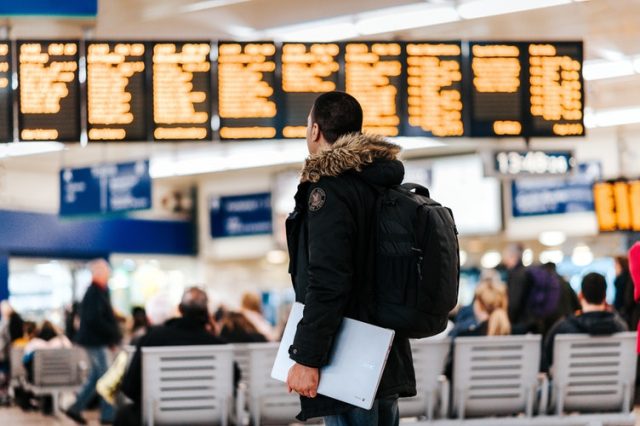 How to Earn Money While Traveling