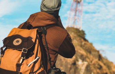 how to stay safe while traveling