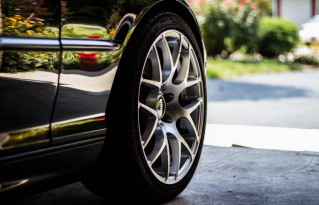 How To Change A Flat Tire And Other Important Car Tips
