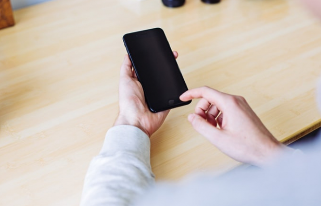 13 Things You Can Do With Your Old Phone