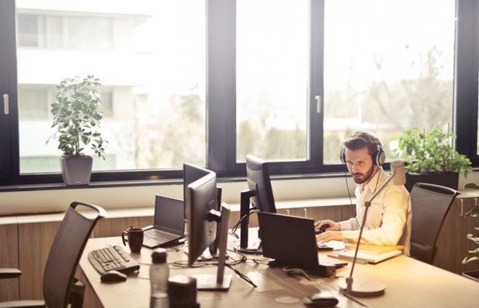 advantages of live chat