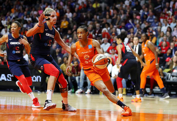 should female athletes be paid the same as males wnba