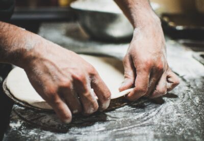 how to stretch pizza dough