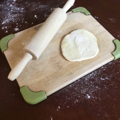 how to stretch pizza dough