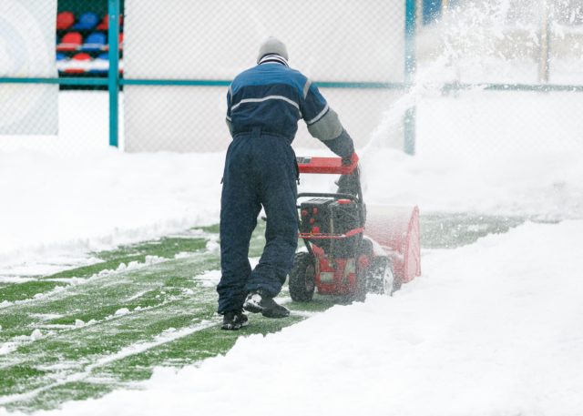 How to Remove Snow and Ice from Synthetic Grass?